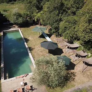 https://bed-and-breakfast-le-chateau-duzer.hotels-rhonealpes.com